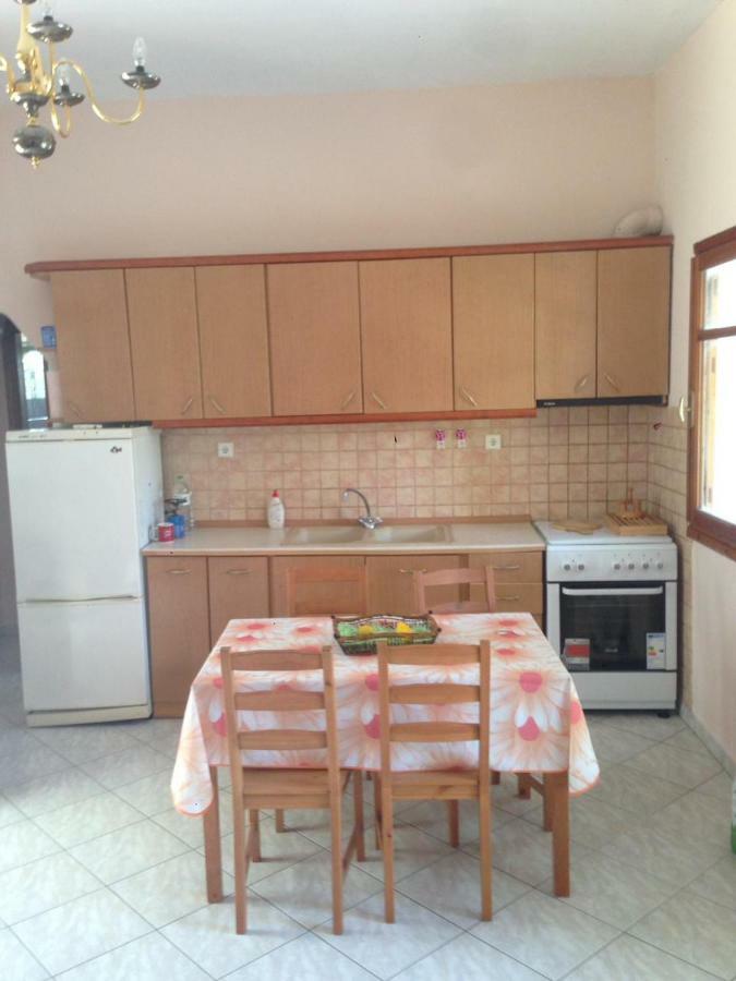 Nikitis House Apartment Стая снимка